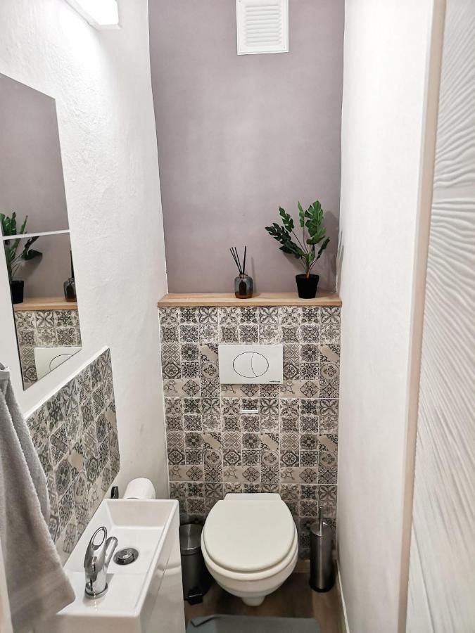 Central Home Apartment In The City Center Eger Exterior photo